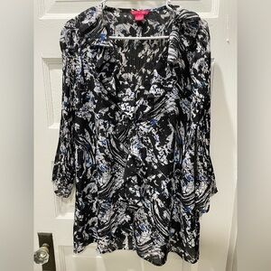 Sunny Leigh Black and Blue Swirl Print Tunic, Size Medium